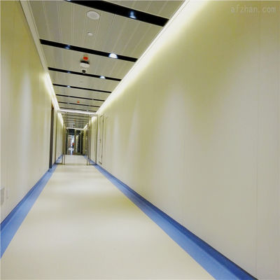 Плакирование внутренней стены коридора HPL
